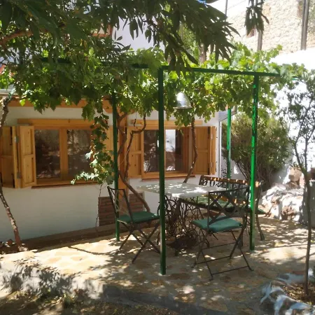 El Pajar De Angelines Holiday home Tocon De Quentar